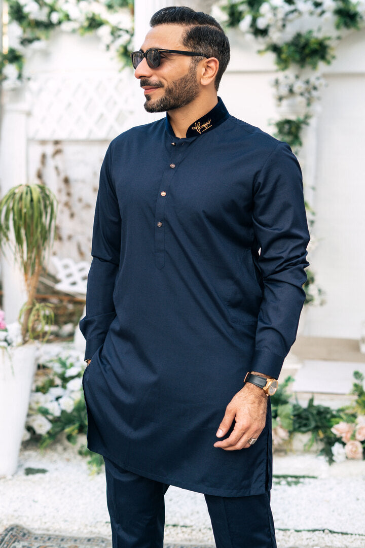 Navy blue bosky kurta pajama with logo details on collar